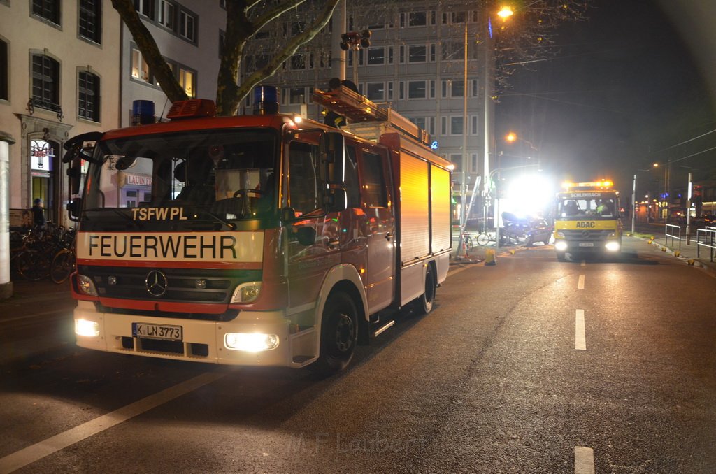 VU Pol Pkw Koeln Mitte Hahnenstr Im Laach P152.JPG